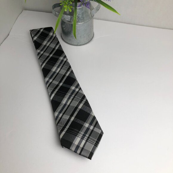 Croft & Barrow Hand Made 100% Polyester Men's Tie - Picture 1 of 4